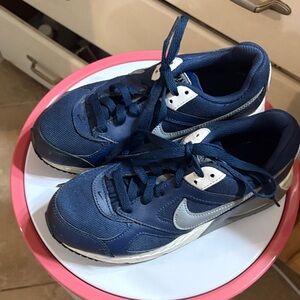 Kids Nike Air Max IVO pre owned size 3.5